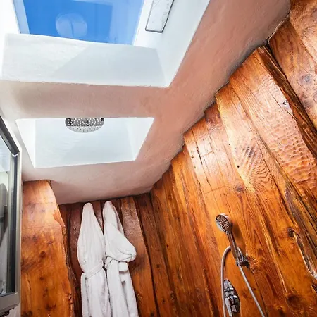 Puntagrande 酒店 2*